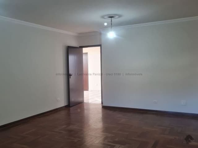 Casa térrea à Venda em São Francisco, Campo Grande MS