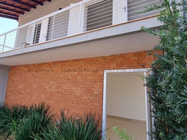 Sobrado aconchegante com ampla área de lazer